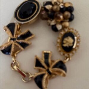 Gorgeous Kenneth J Lane Avon Gold Tone Bracelet